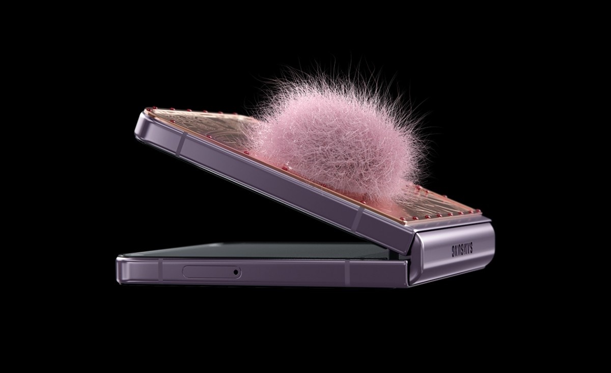 Caviar, Barbiecore, iPhone 15 Pro, Galaxy Z Flip5, Watch Series 9