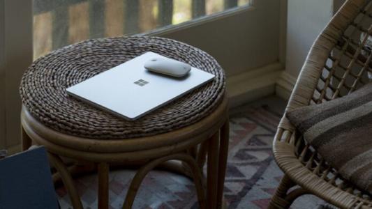 Surface Laptop Go ra mắt: laptop nhỏ gọn, giá 549 USD