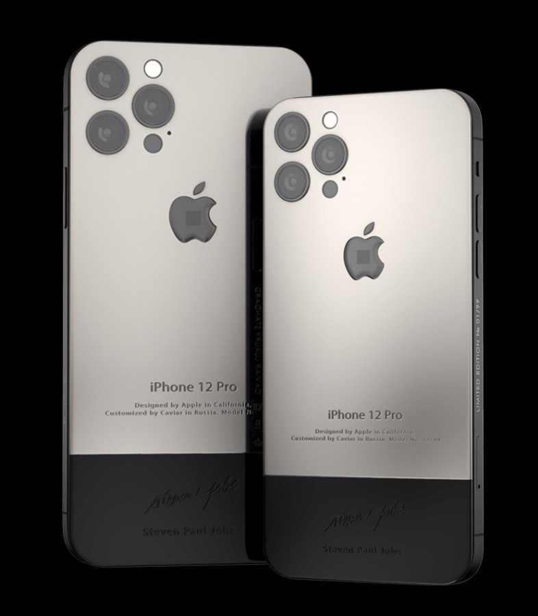 Caviar, iPhone 12 Pro, CEO Steve Jobs, giày thể thao New Balance