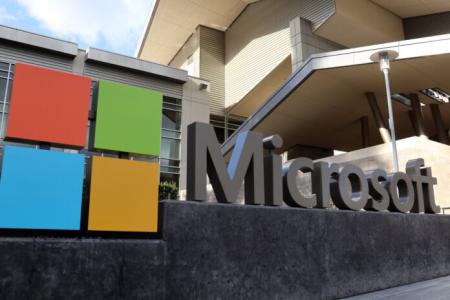 Microsoft chiêu mộ Cựu CEO đám mây của Amazon làm phó chủ tịch công ty