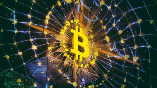 Bitcoin bất ngờ tăng tốc, vượt 62.000 USD/BTC
