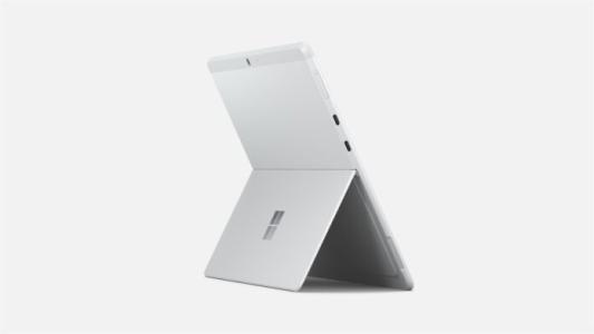 Microsoft phát triển chip riêng cho các thiết bị Surface