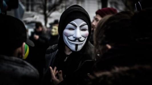 Anonymous: ‘Chúng tôi sẽ đánh sập các website của chính phủ Nga’