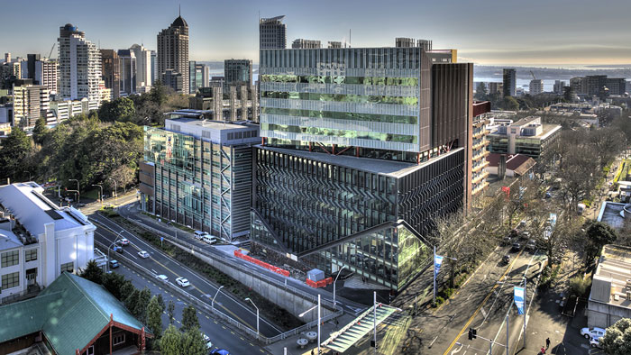 Đại học Auckland ký kết hợp tác lâu dài với Đại học Bách Khoa TPHCM