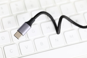 Ả Rập Saudi bắt buộc tất cả thiết bị điện tử phải dùng cổng sạc USB-C
