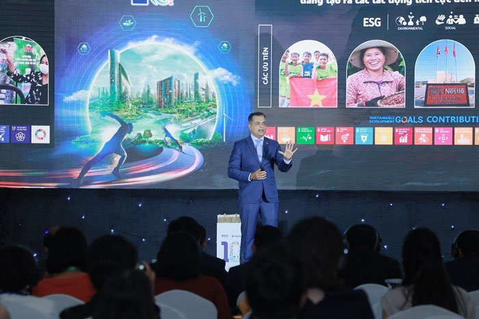 Ông Binu Jacob, Tổng giám đốc Nestlé Việt Nam, đồng chủ tịch VBCSD chia sẻ về chuyển đổi kép giúp DN tạo ra lợi thế cạnh tranh.