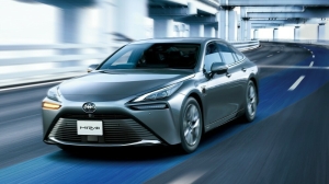 Toyota Mirai 2024 nâng cấp an toàn, giá từ 51.200 USD